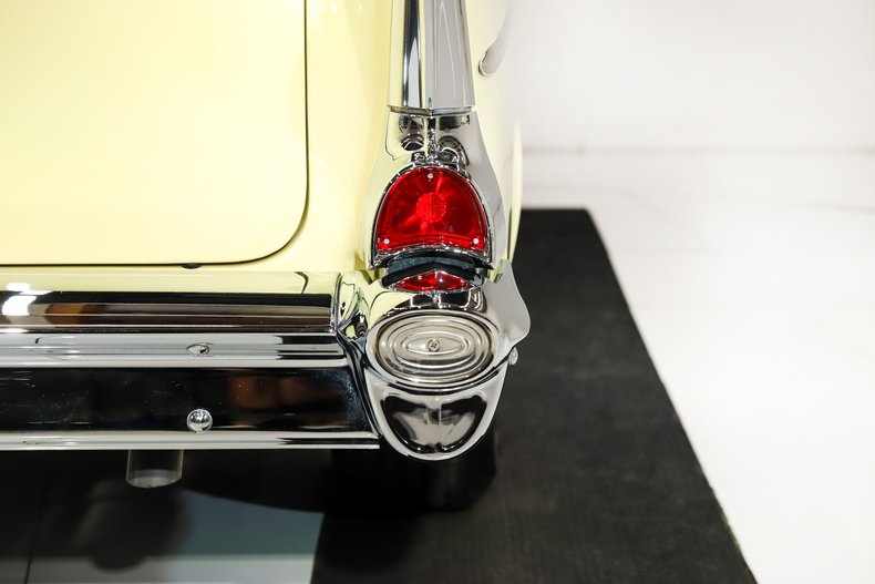 Chevrolet-150-1957-Colonial-Cream-Black-40