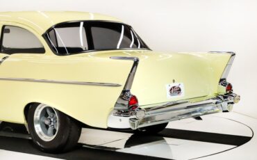 Chevrolet-150-1957-Colonial-Cream-Black-45