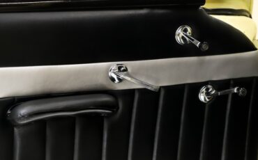 Chevrolet-150-1957-Colonial-Cream-Black-9