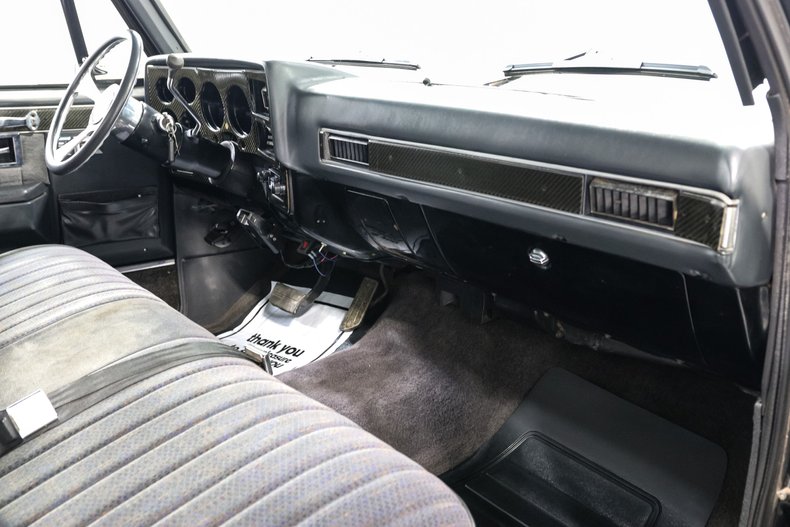 Chevrolet-1500-1984-Black-Gray-12
