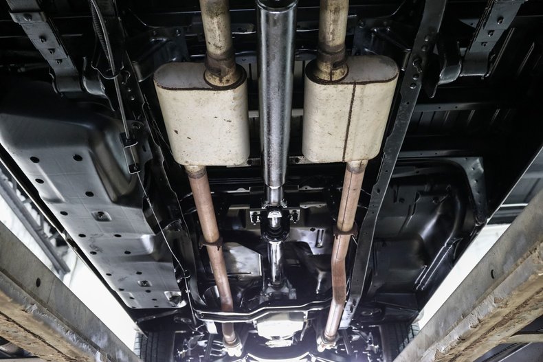 Chevrolet-1500-1984-Black-Gray-15