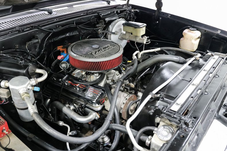Chevrolet-1500-1984-Black-Gray-6