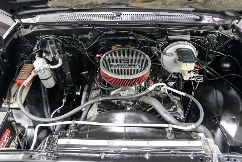 Chevrolet-1500-1984-Black-Gray-7