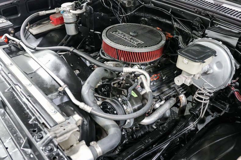 Chevrolet-1500-1984-Black-Gray-8