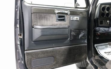 Chevrolet-1500-1984-Black-Gray-9
