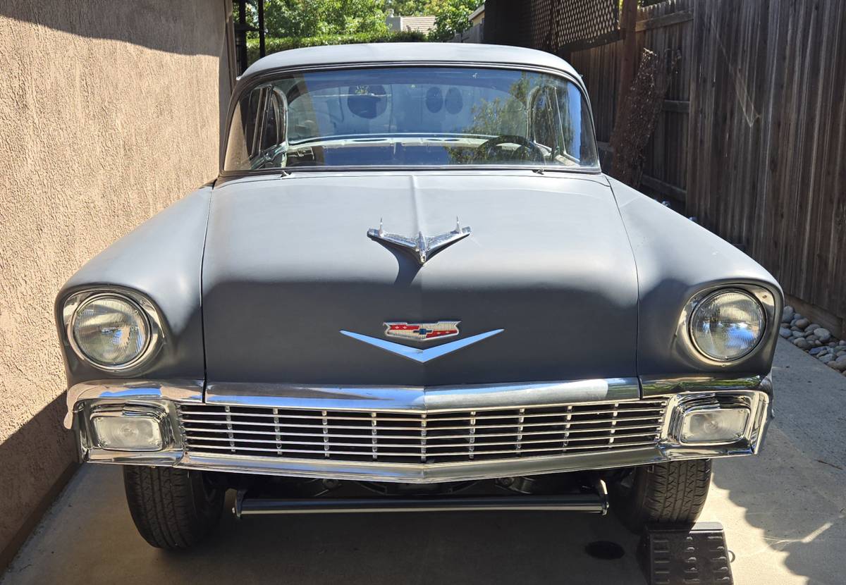 Chevrolet-1956-grey-3