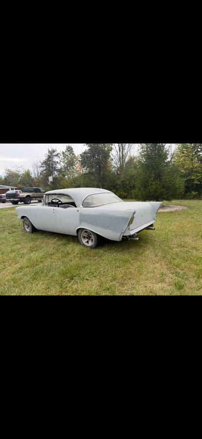 Chevrolet-1957-grey-2
