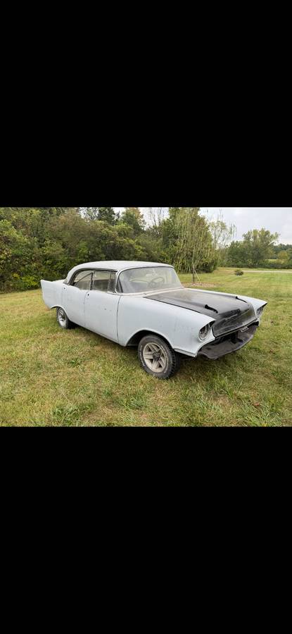 Chevrolet-1957-grey-3