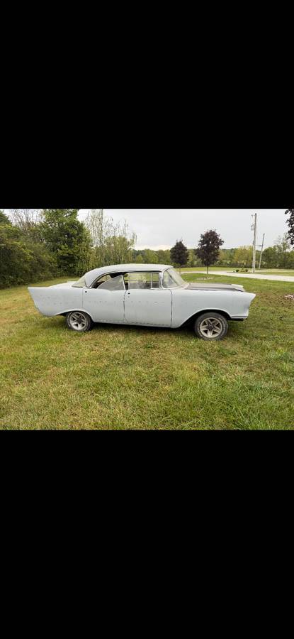 Chevrolet-1957-grey-4