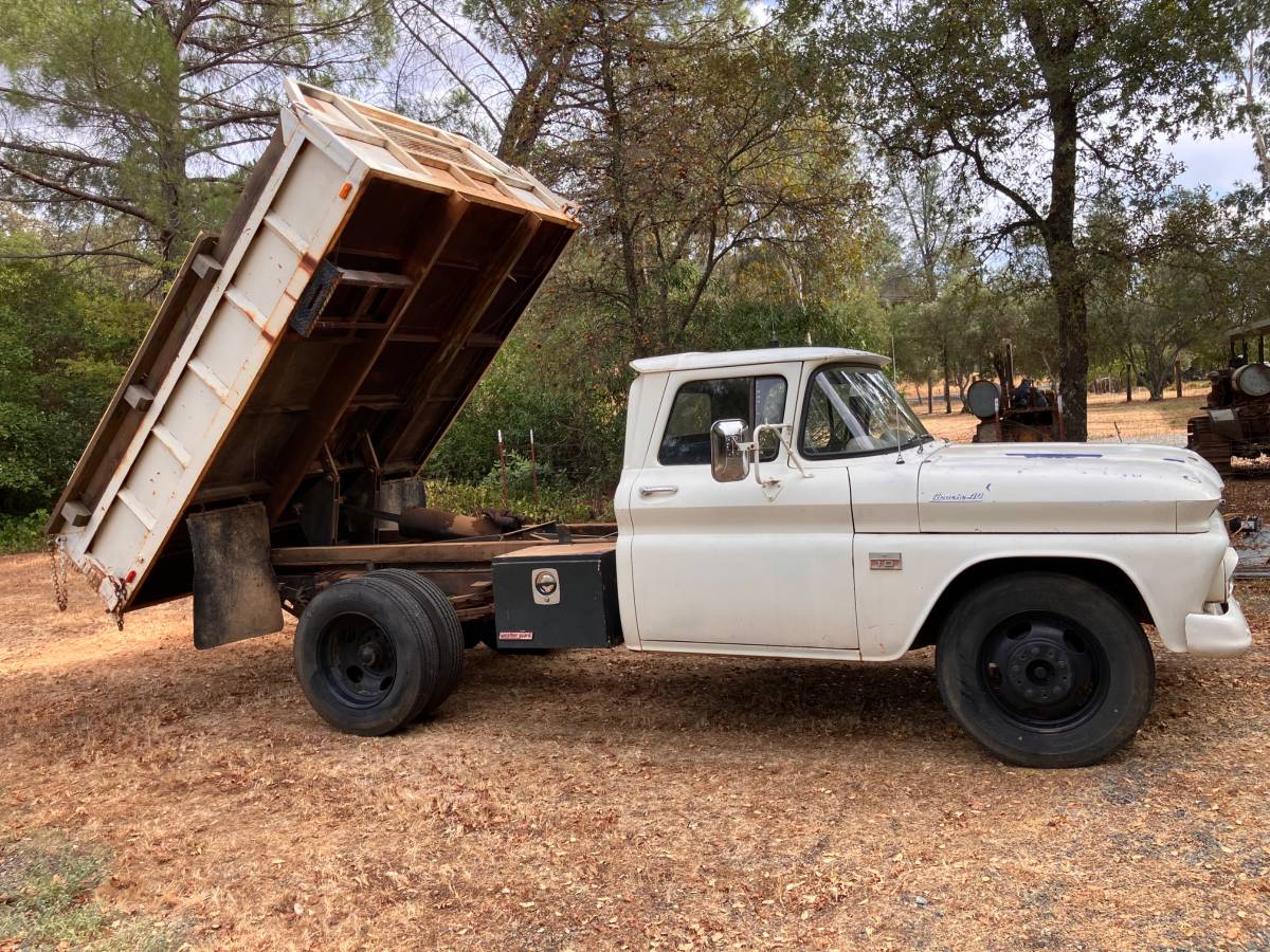 Chevrolet-1961-white-1
