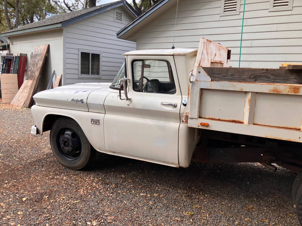 Chevrolet-1961-white-4