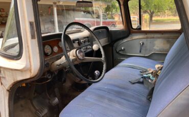 Chevrolet-1961-white-8