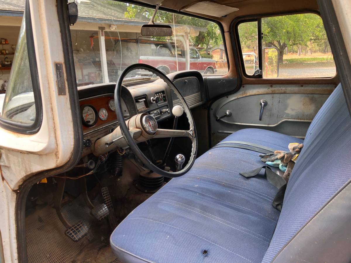 Chevrolet-1961-white-8