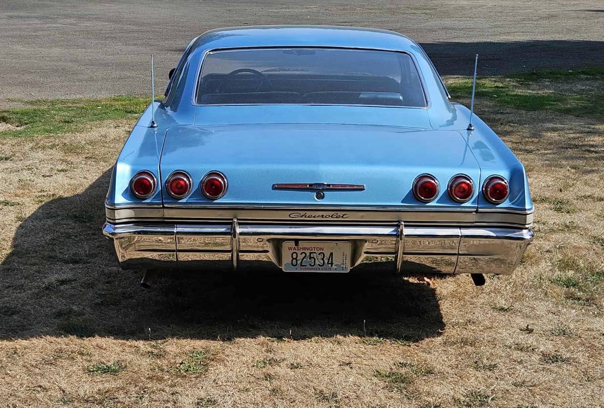 Chevrolet-1965-blue-15