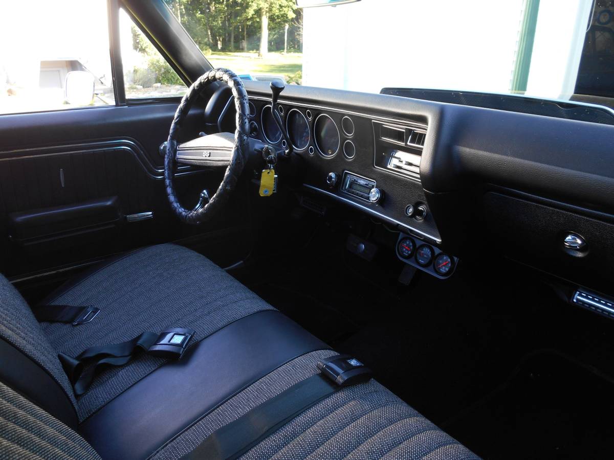 Chevrolet-1972-yellow-4