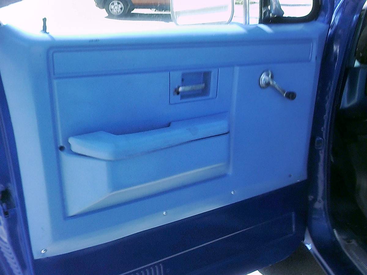 Chevrolet-1974-blue-5