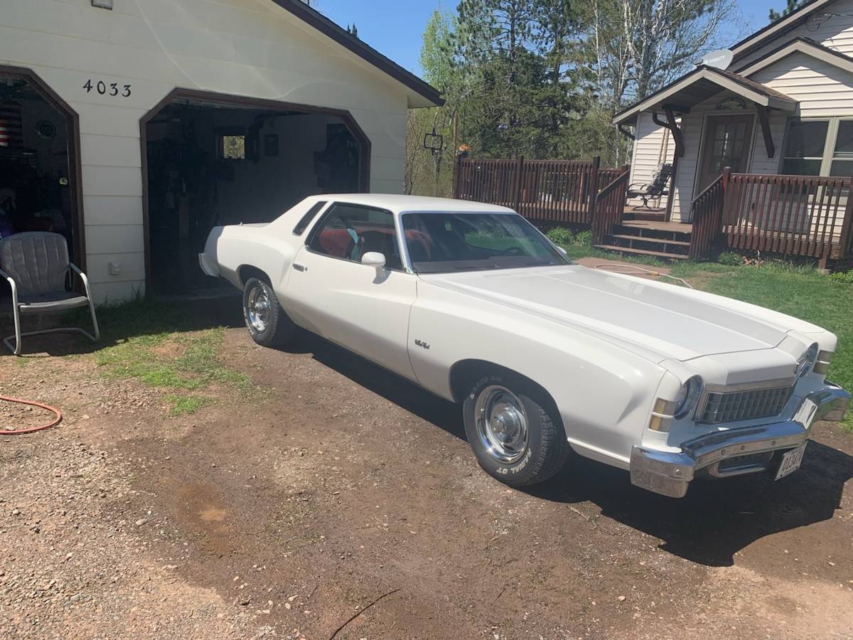 Chevrolet-1974-white-2