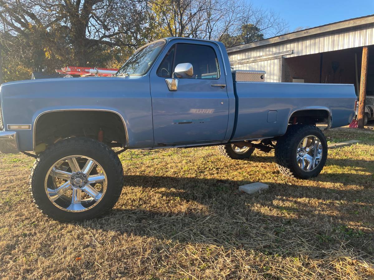 Chevrolet-1981-blue-1