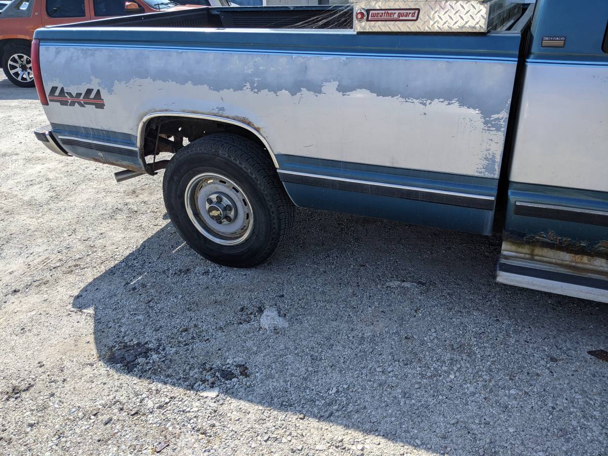 Chevrolet-1990-blue-1