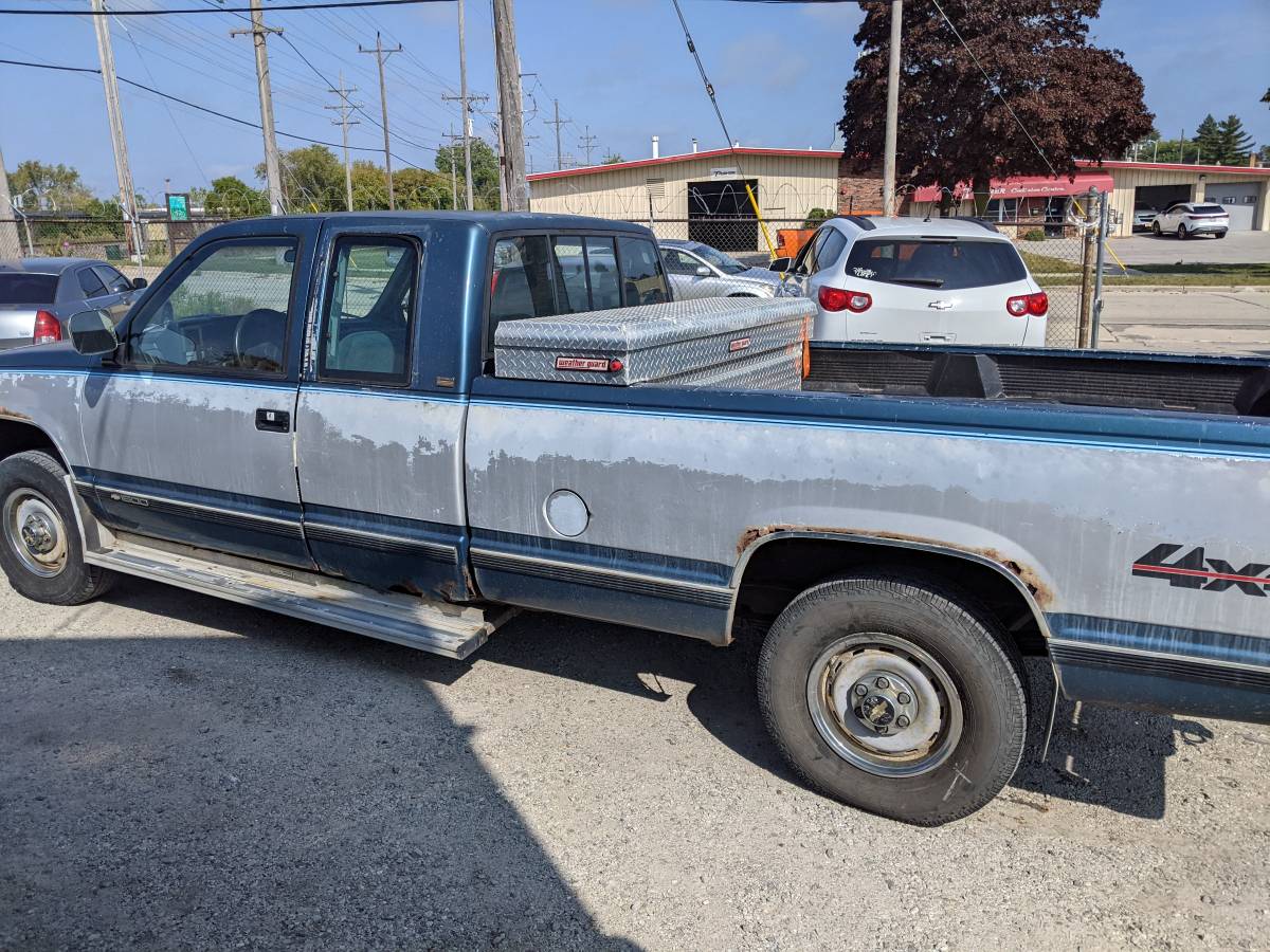 Chevrolet-1990-blue-7