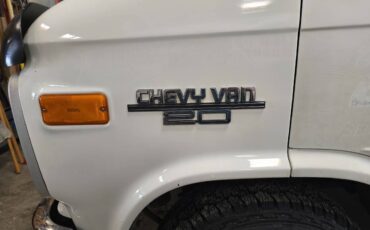 Chevrolet-20-cargo-van-1991-white-1