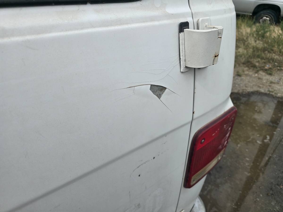Chevrolet-20-cargo-van-1991-white-13