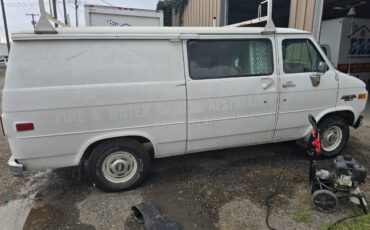 Chevrolet-20-cargo-van-1991-white-14