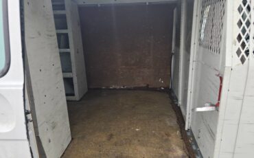 Chevrolet-20-cargo-van-1991-white-15