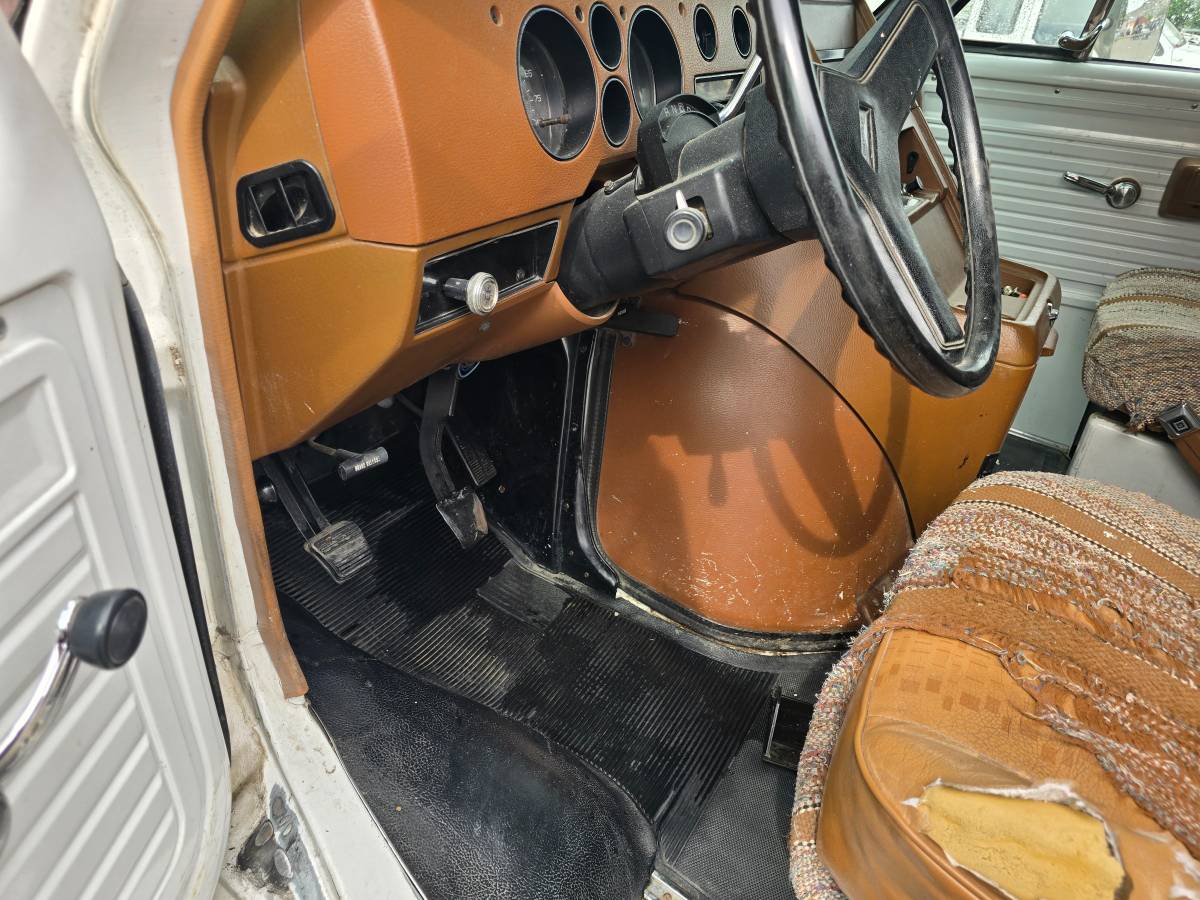 Chevrolet-20-cargo-van-1991-white-7