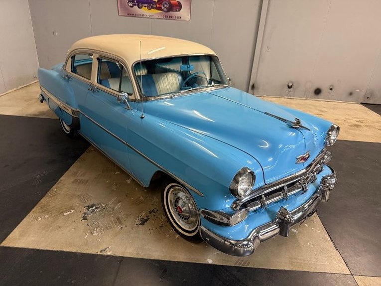 Chevrolet-210-1954-Blue-White-Blue-White-24