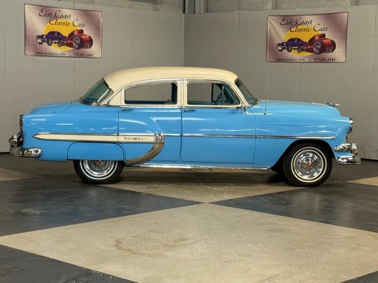 Chevrolet-210-1954-Blue-White-Blue-White-31