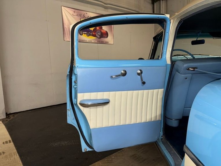 Chevrolet-210-1954-Blue-White-Blue-White-36