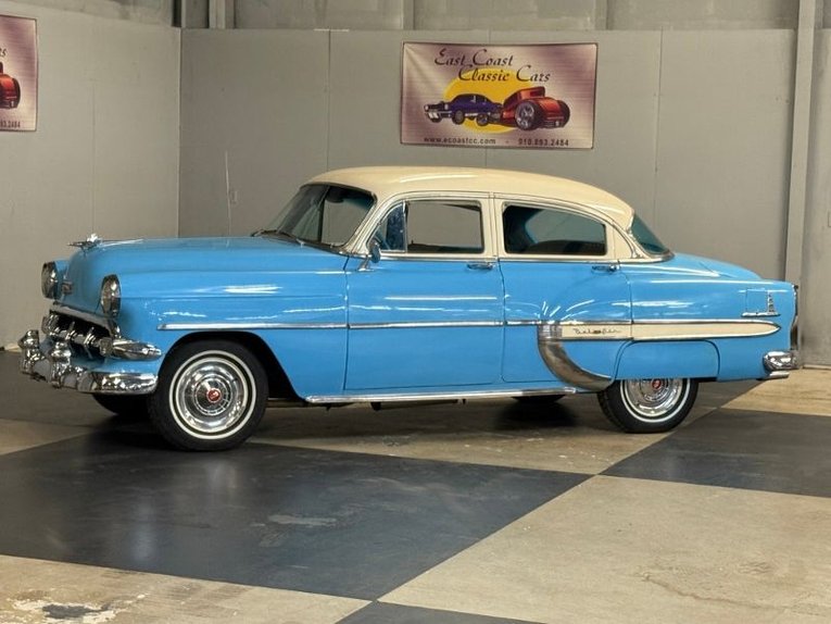 Chevrolet-210-1954-Blue-White-Blue-White-4