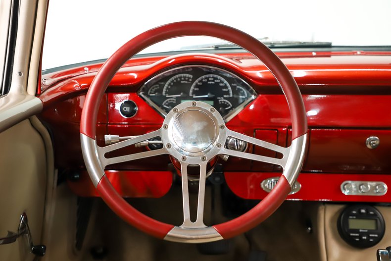 Chevrolet-210-1955-Angry-Orange-Cream-18