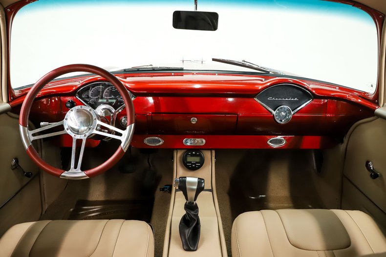 Chevrolet-210-1955-Angry-Orange-Cream-21