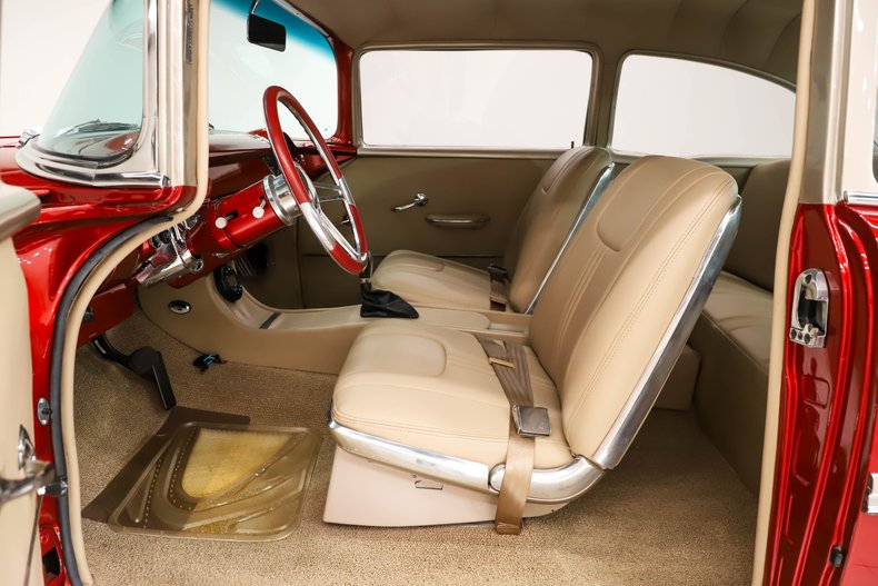 Chevrolet-210-1955-Angry-Orange-Cream-24