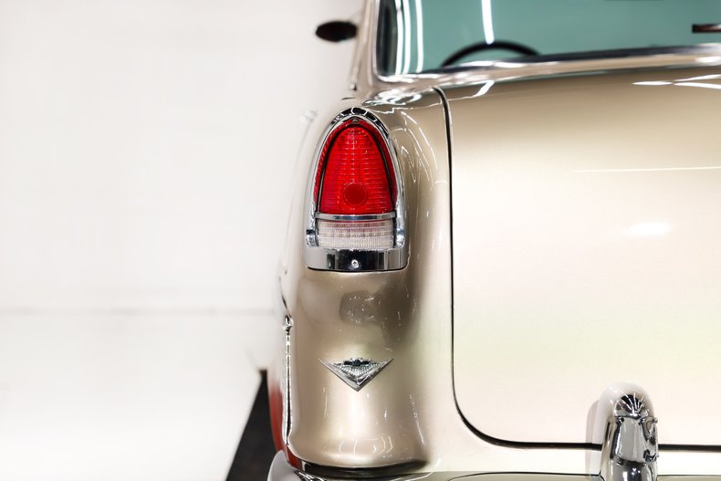 Chevrolet-210-1955-Angry-Orange-Cream-36