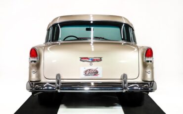 Chevrolet-210-1955-Angry-Orange-Cream-43