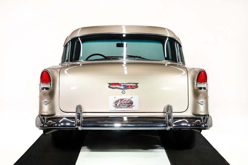 Chevrolet-210-1955-Angry-Orange-Cream-43