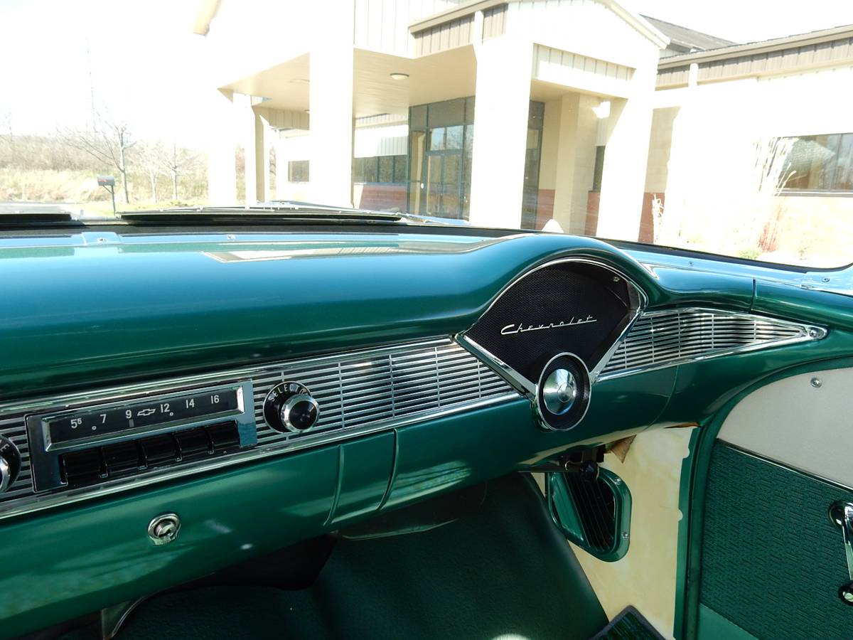 Chevrolet-210-1956-green-11