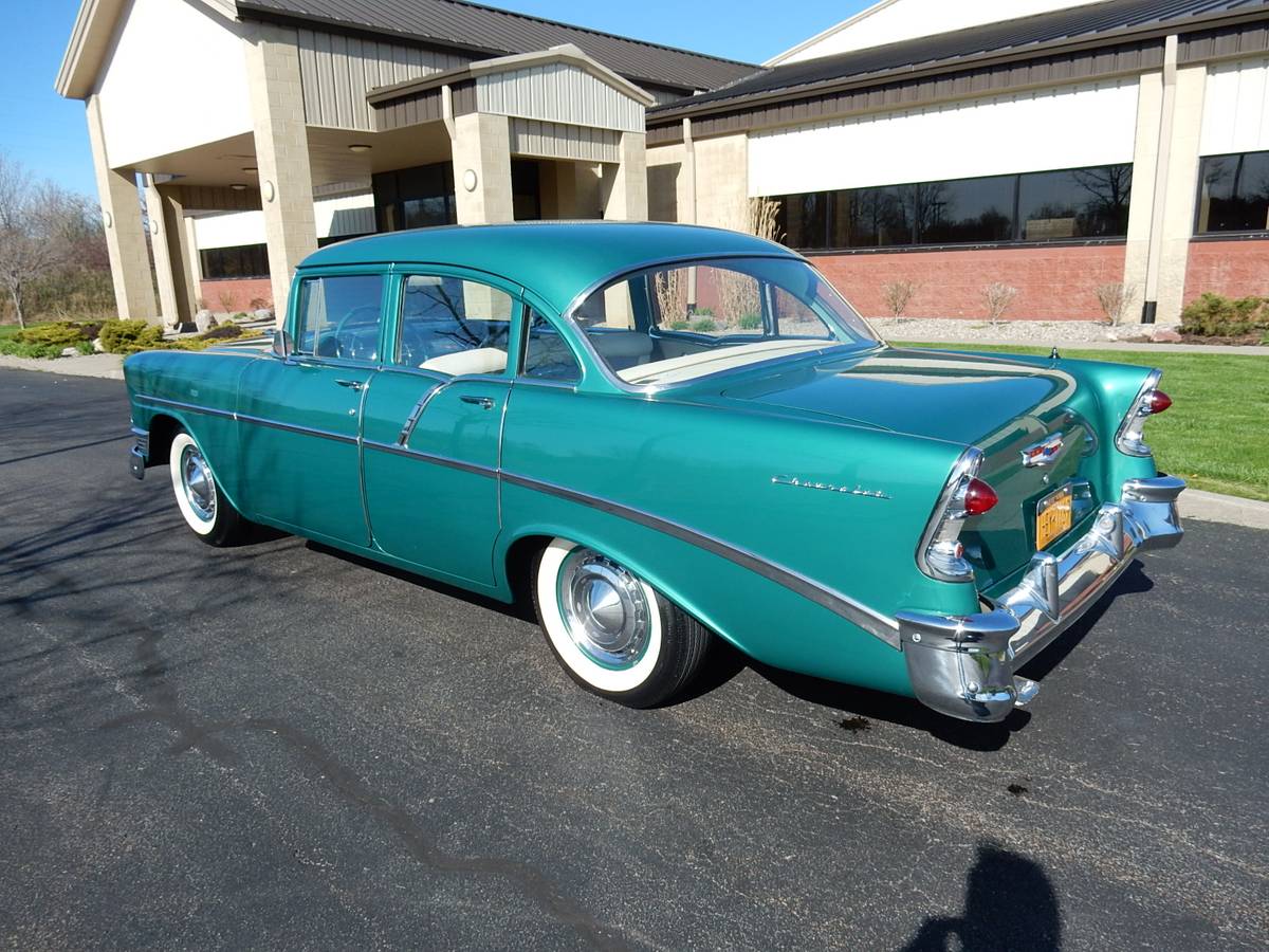 Chevrolet-210-1956-green-12