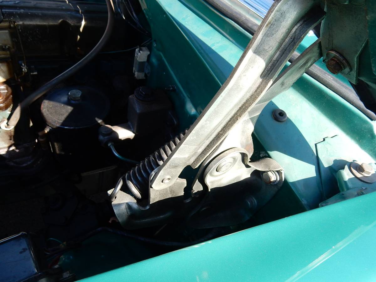 Chevrolet-210-1956-green-14