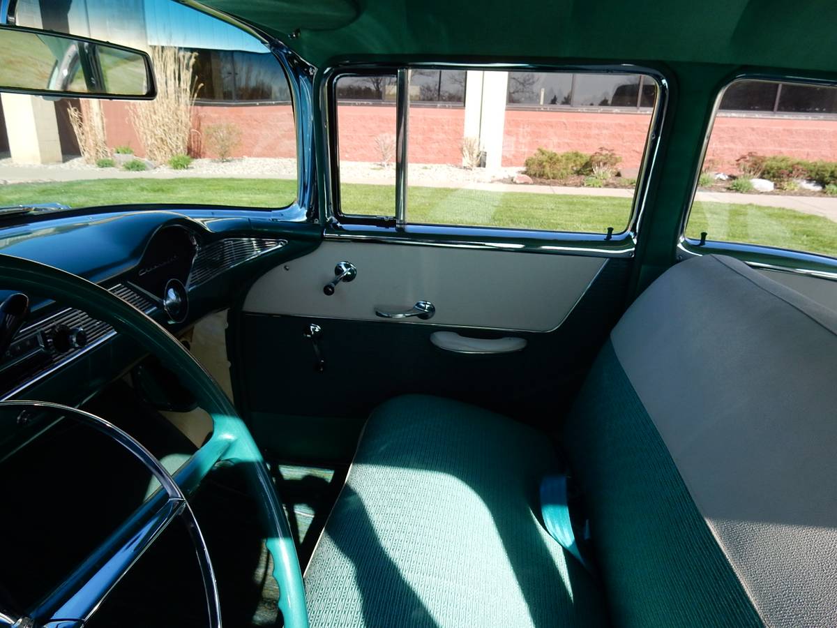 Chevrolet-210-1956-green-17
