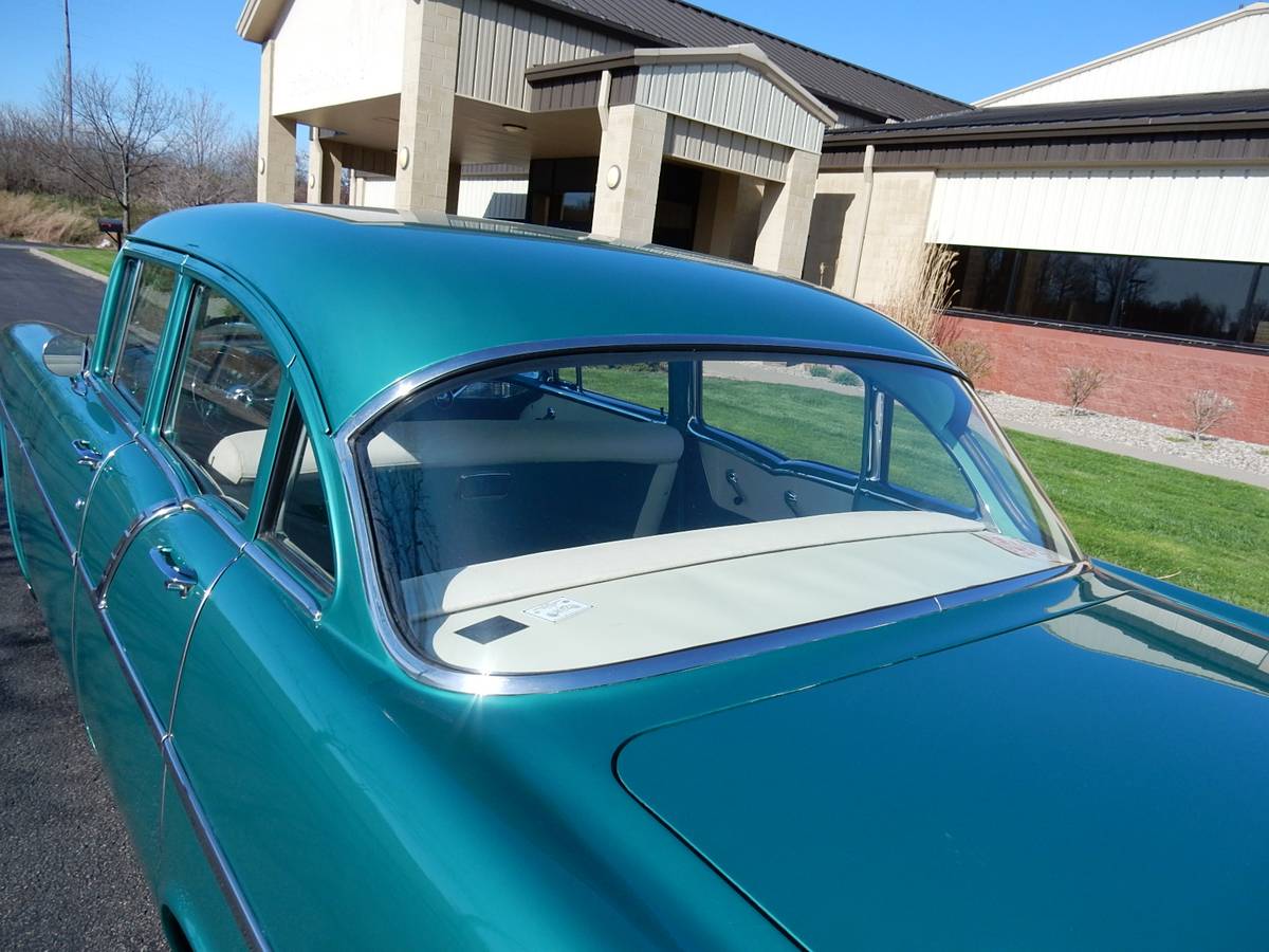 Chevrolet-210-1956-green-3