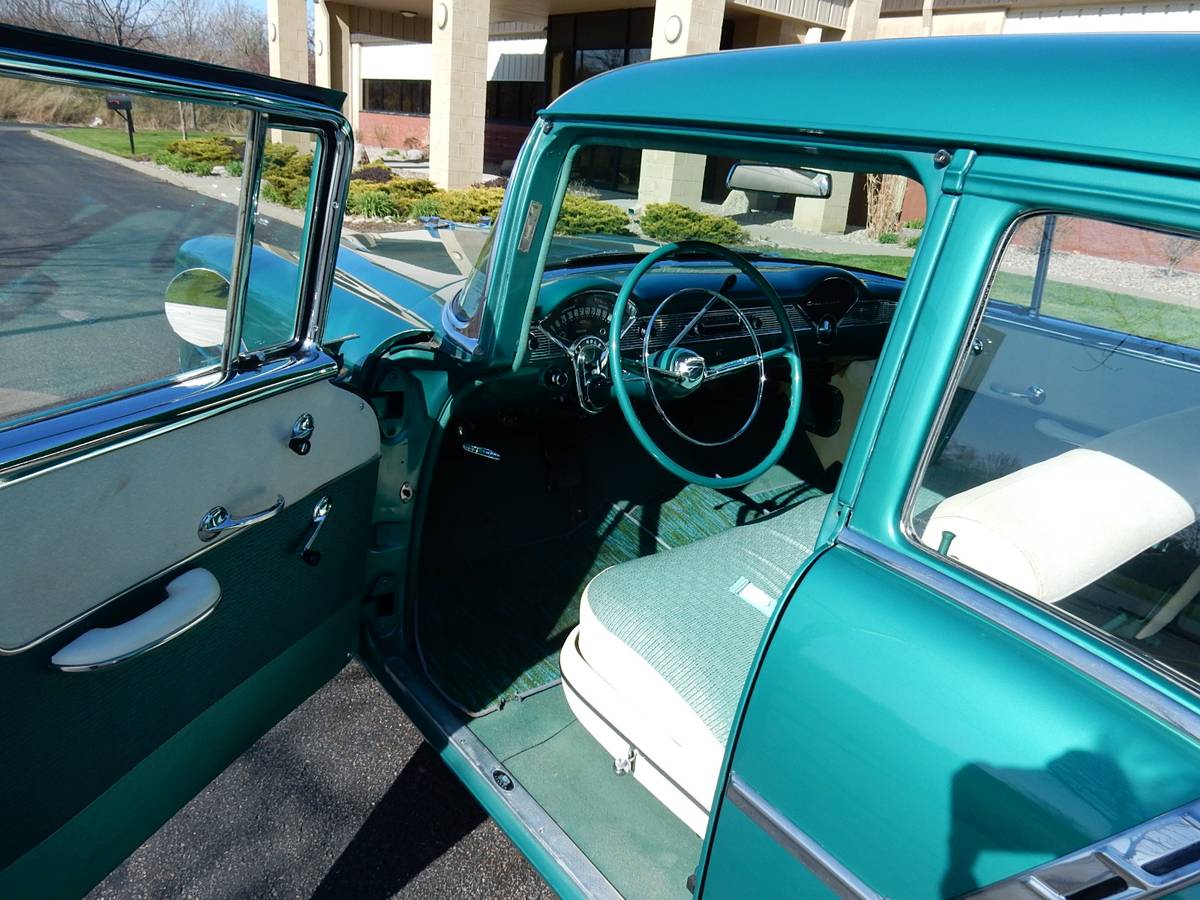Chevrolet-210-1956-green-4