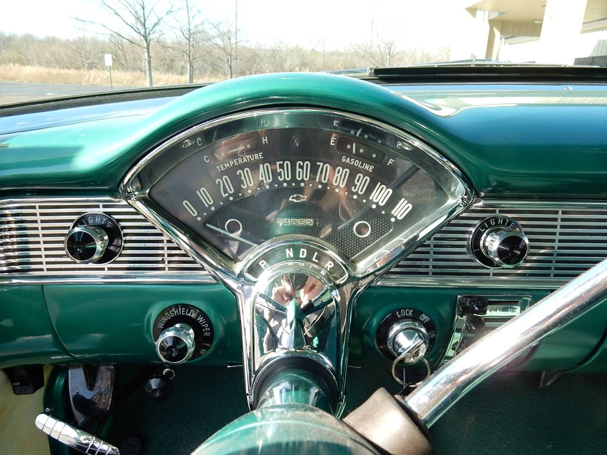 Chevrolet-210-1956-green-9