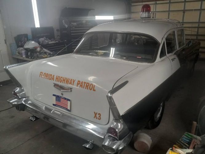 Chevrolet-210-1957-BlackWhite-Blue-4