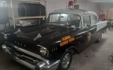 Chevrolet-210-1957-BlackWhite-Blue-5