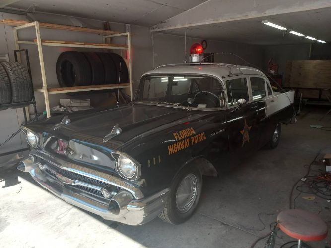 Chevrolet-210-1957-BlackWhite-Blue