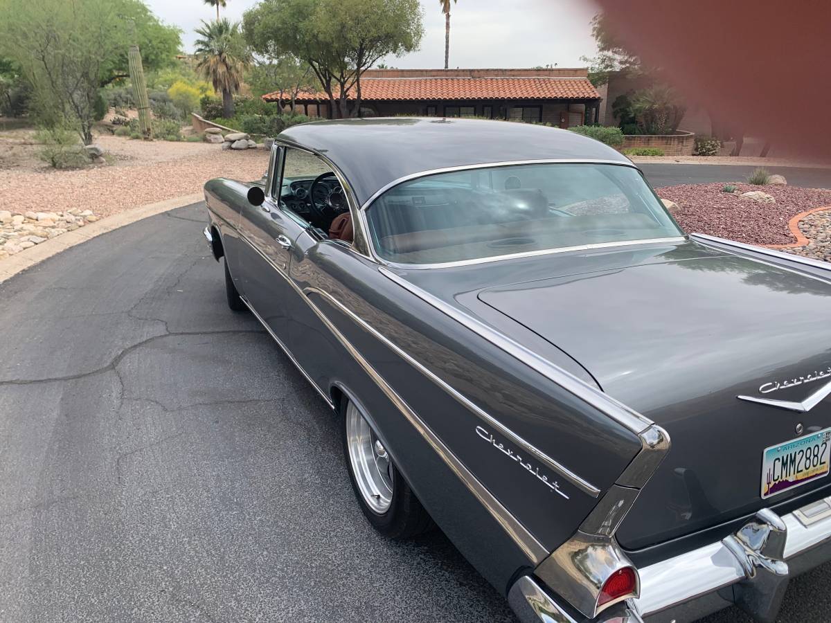 Chevrolet-210-1957-custom-12